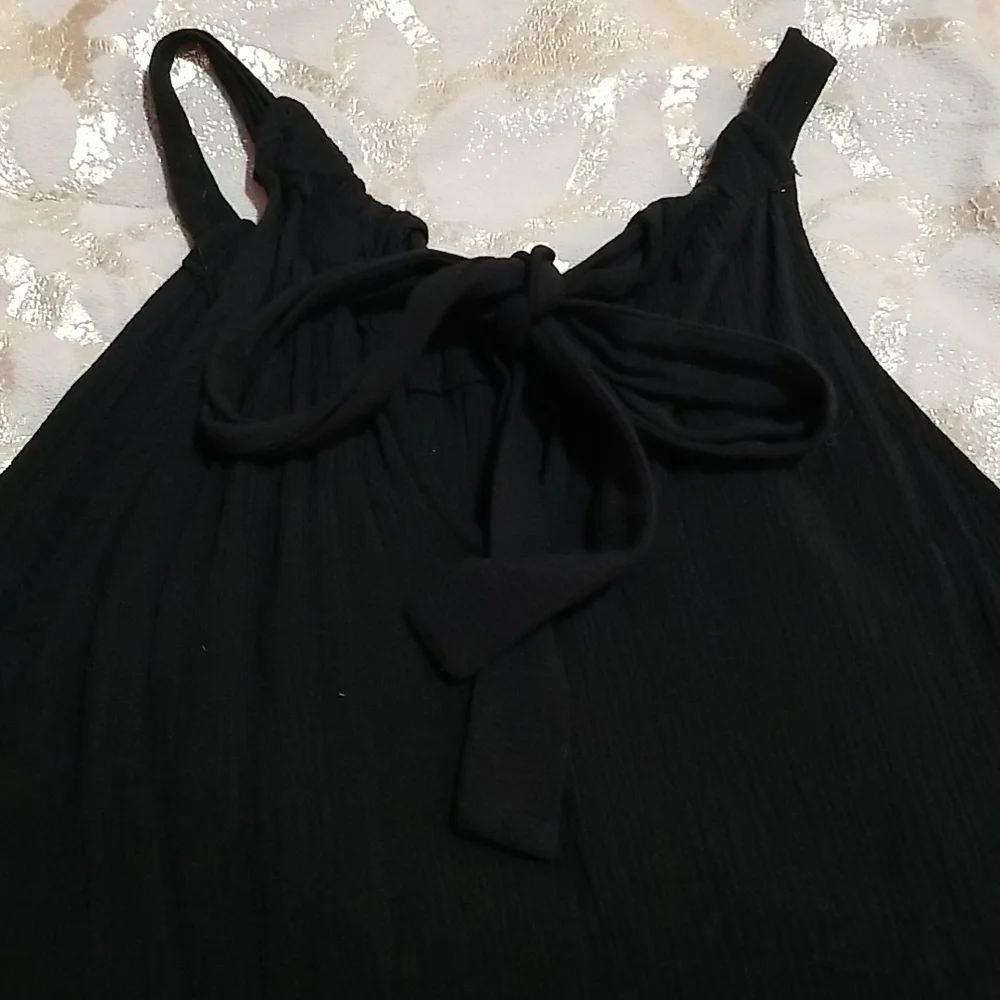 6/$25 Xhilaration Black Top - Picture 8 of 8